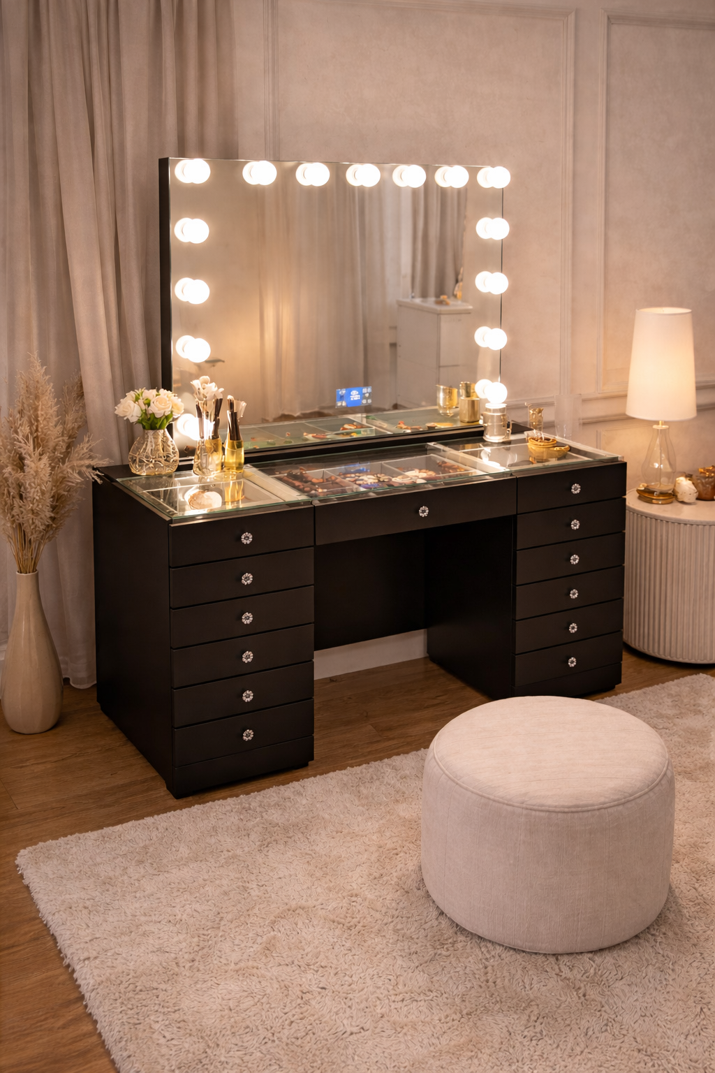 Coiffeuse Vanity avec Miroir LED Bluetooth – 13 Tiroirs, 15 Ampoules, Prise USB | Table de Maquillage Moderne