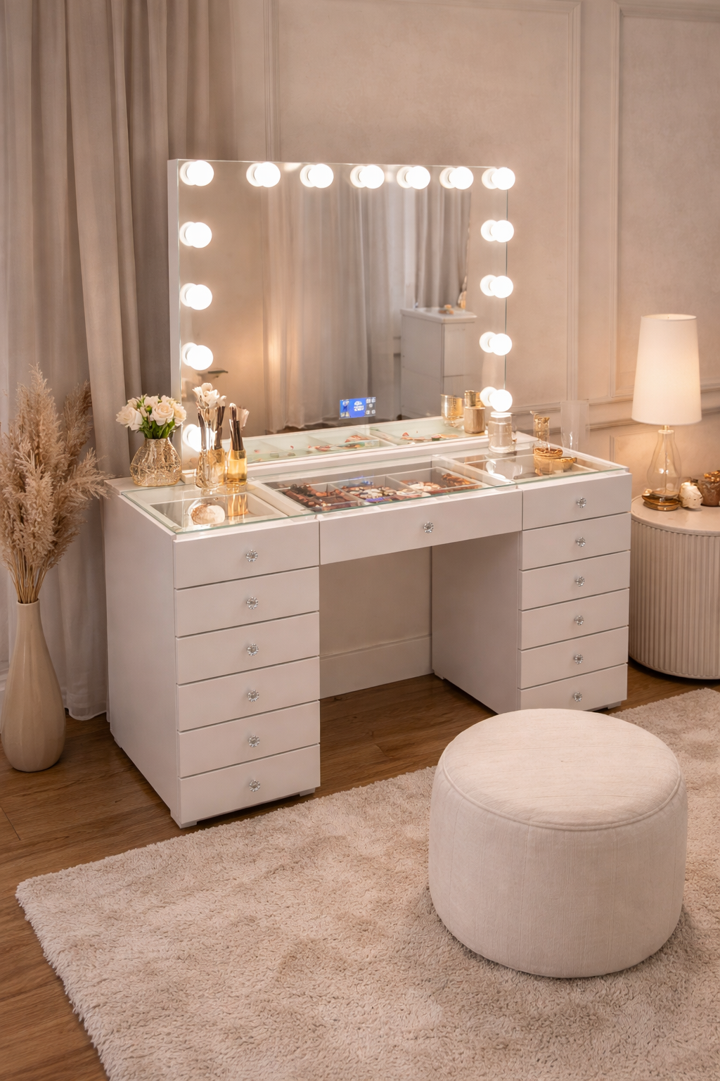 Coiffeuse Vanity avec Miroir LED Bluetooth – 13 Tiroirs, 15 Ampoules, Prise USB | Table de Maquillage Moderne