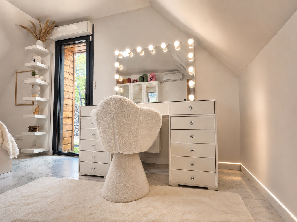 Coiffeuse Vanity avec Miroir LED Bluetooth – 13 Tiroirs, 15 Ampoules, Prise USB | Table de Maquillage Moderne