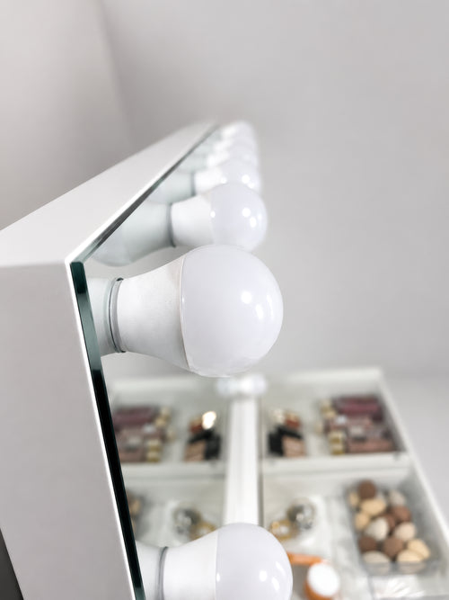 Miroir LED Bluetooth 15 Ampoules - Eclairage Réglable - Maison Chanel Paris